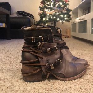 Freebird by Steven “Crue” size 6 (grey)